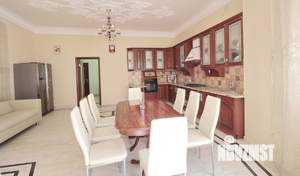 Коттедж 600м², 3-этажный, на длительный срок, 
