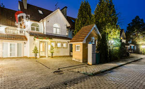 Дом 300м&sup2;, 2-этажный, на длительный срок, 