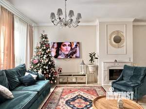 Таунхаус 270м², 3-этажный, на длительный срок, 