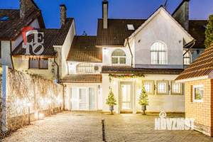 Таунхаус 300м&sup2;, 2-этажный, на длительный срок, 