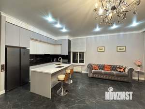 Таунхаус 200м², 3-этажный, на длительный срок, 