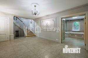 Дом 380м&sup2;, 2-этажный, на длительный срок, 