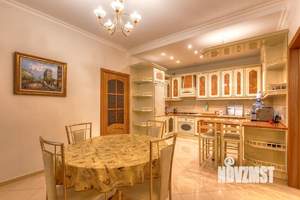 Коттедж 450м², 3-этажный, на длительный срок, 