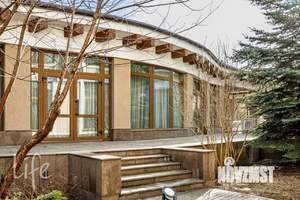 Коттедж 1000м², 2-этажный, на длительный срок, 