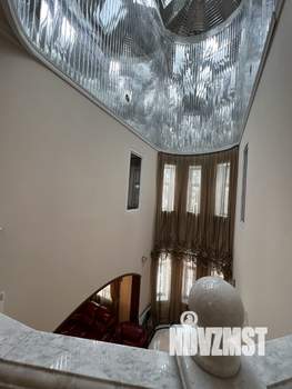 Коттедж 570м², 3-этажный, на длительный срок, 