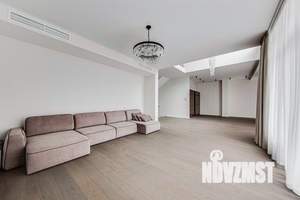 Таунхаус 700м², 2-этажный, на длительный срок, 