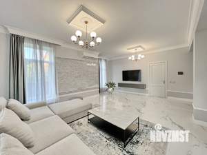 Коттедж 300м², 2-этажный, на длительный срок, 
