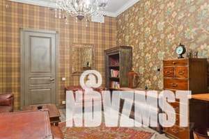 Дом 897м&sup2;, 3-этажный, посуточно, 