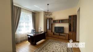 Таунхаус 300м², 3-этажный, на длительный срок, 