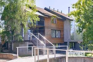 Дом 750м², 3-этажный, посуточно, 