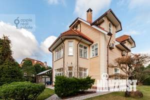 Дом 320м&sup2;, 3-этажный, на длительный срок, 