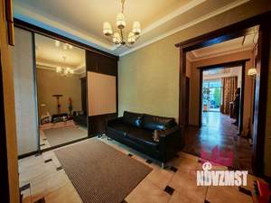 Таунхаус 150м², 3-этажный, на длительный срок, 