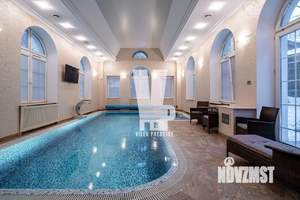 Коттедж 800м&sup2;, 3-этажный, на длительный срок, 