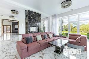 Дом 1300м&sup2;, 3-этажный, на длительный срок, 