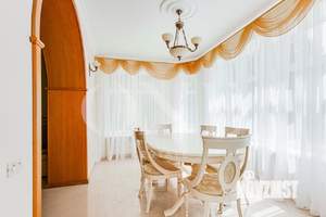 Дом 500м&sup2;, 3-этажный, на длительный срок, 