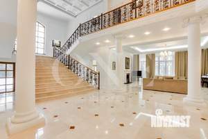 Дом 660м², 3-этажный, на длительный срок, 