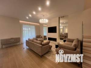 Таунхаус 210м², 2-этажный, на длительный срок, 