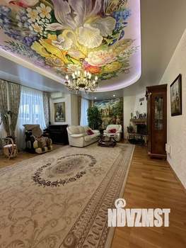 Таунхаус 330м², 3-этажный, на длительный срок, 