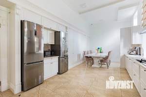 Дом 1660м², 2-этажный, на длительный срок, 