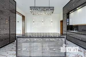 Дом 1300м&sup2;, 3-этажный, на длительный срок, 