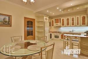 Коттедж 450м², 3-этажный, на длительный срок, 