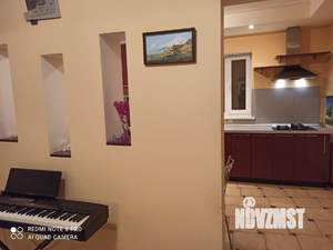 Коттедж 200м², 2-этажный, на длительный срок, 