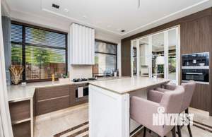 Коттедж 360м&sup2;, 2-этажный, на длительный срок, 