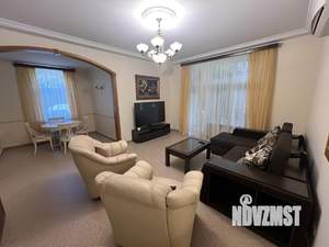 Дом 435м², 3-этажный, на длительный срок, 