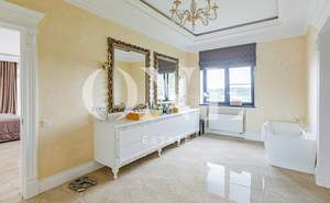 Дом 1660м², 3-этажный, на длительный срок, 