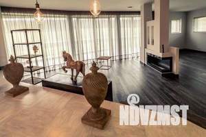 Дом 800м&sup2;, 3-этажный, на длительный срок, 