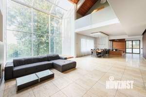 Дом 750м&sup2;, 3-этажный, посуточно, 