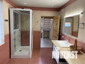 Коттедж 280м², 3-этажный, на длительный срок, 