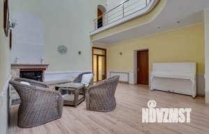 Дом 500м&sup2;, 3-этажный, посуточно, 