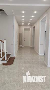 Коттедж 220м², 2-этажный, на длительный срок, 