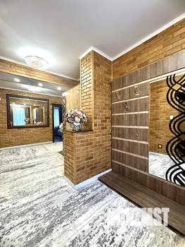 Дом 350м&sup2;, 2-этажный, на длительный срок, 