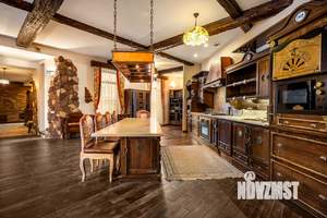 Дом 700м², 4-этажный, посуточно, 