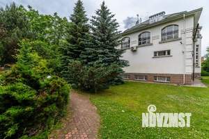 Дом 1500м², 3-этажный, посуточно, 