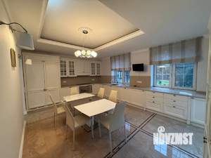 Коттедж 500м&sup2;, 3-этажный, на длительный срок, 