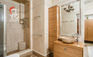 Дом 300м&sup2;, 2-этажный, на длительный срок, 