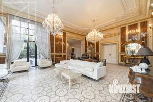 Дом 860м&sup2;, 3-этажный, на длительный срок, 