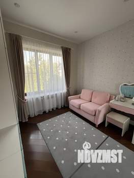 Таунхаус 220м², 3-этажный, на длительный срок, 