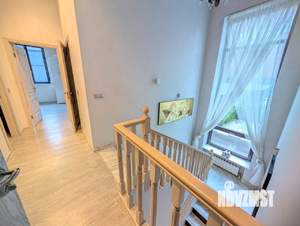 Таунхаус 190м², 3-этажный, на длительный срок, 