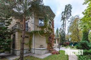 Дом 380м², 4-этажный, на длительный срок, 
