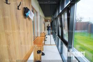 Коттедж 220м², 2-этажный, на длительный срок, 