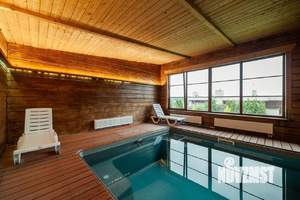 Дом 1000м&sup2;, 2-этажный, посуточно, 