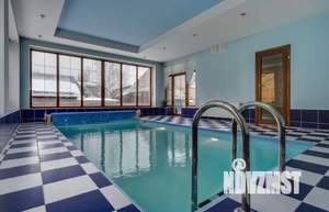 Дом 500м&sup2;, 3-этажный, посуточно, 