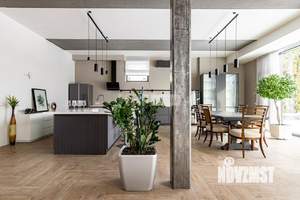 Коттедж 800м&sup2;, 2-этажный, на длительный срок, 