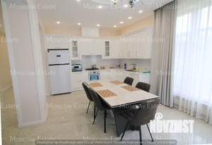 Коттедж 220м², 2-этажный, на длительный срок, 