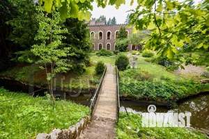 Дом 1200м&sup2;, 4-этажный, посуточно, 