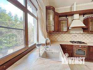 Коттедж 430м², 2-этажный, на длительный срок, 